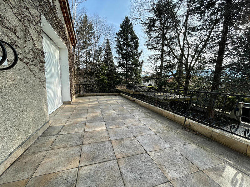 Maison - 208 m² - 6 pièces