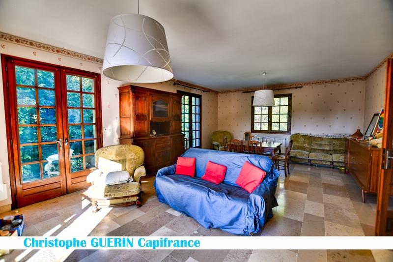 Maison - 220 m² - 10 pièces