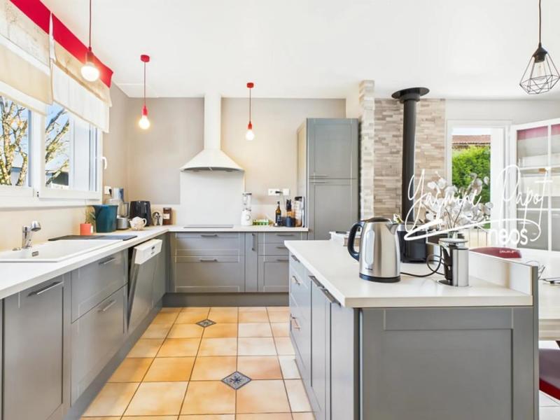 Maison de maîtres - 280 m² - 9 pièces