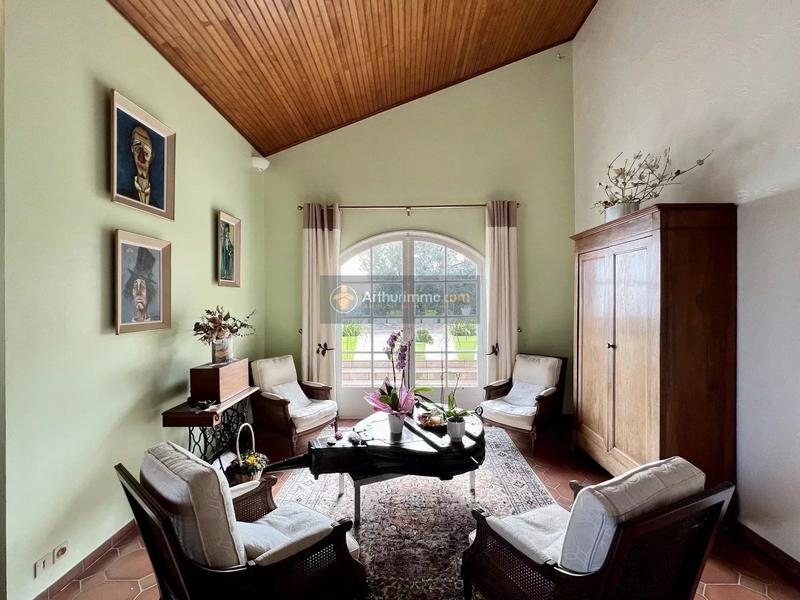 Maison - 381 m² - 12 pièces