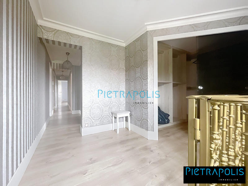 Villa - 390 m² - 14 pièces