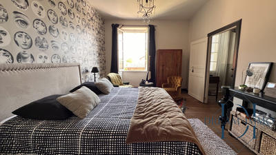 Villa - 374 m² - 8 pièces