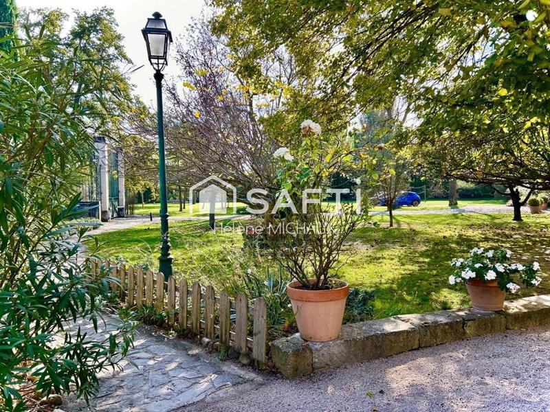 Maison - 632 m² - 17 pièces