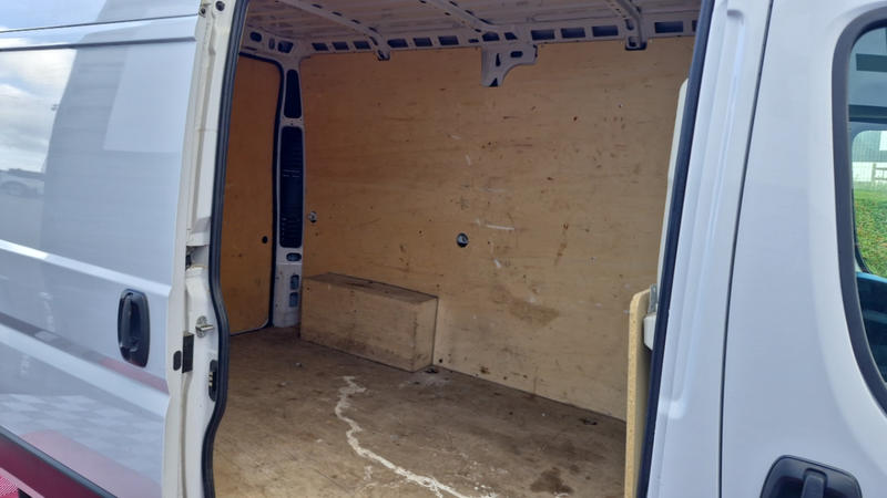 Peugeot Boxer 330 L2h2 Bluehdi 140 Ss Asphalt