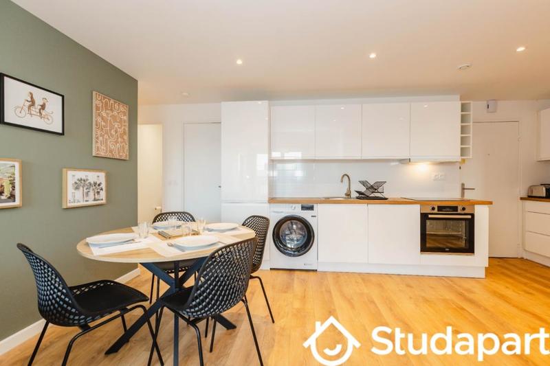 Chambre - 11 m² - 1 pièce