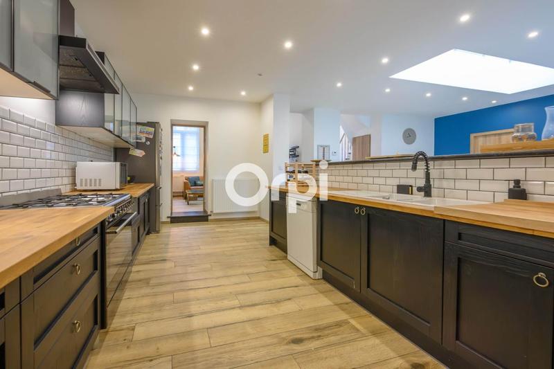 Maison - 180 m² - 7 pièces