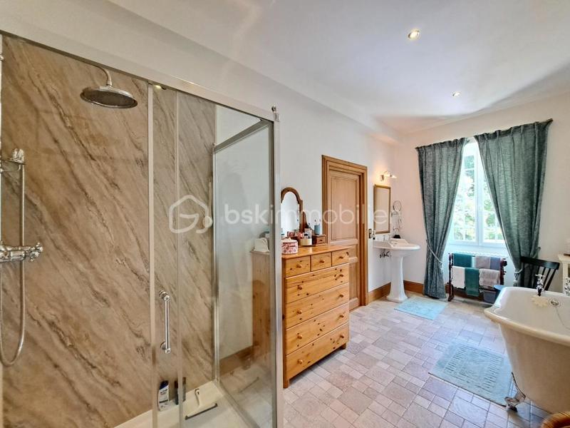 Demeure - 432 m² - 10 pièces