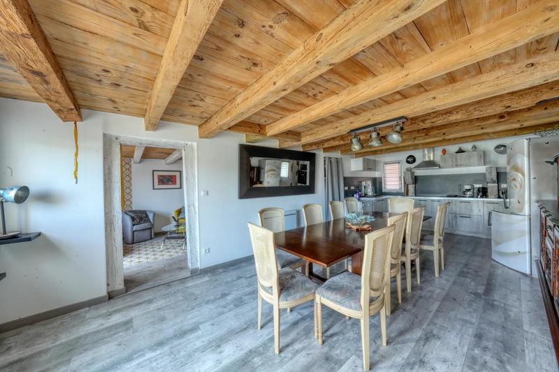 Maison - 330 m² - 12 pièces