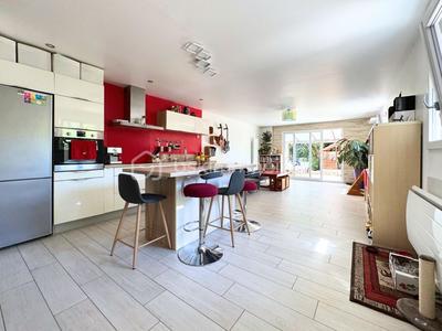 Maison - 146 m² - 8 pièces