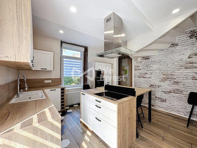 Maison - 200 m² - 10 pièces