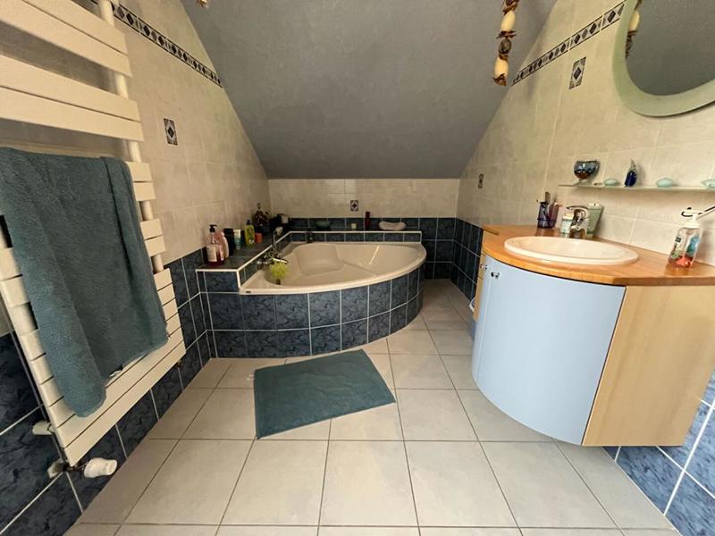 Maison - 138 m² - 7 pièces