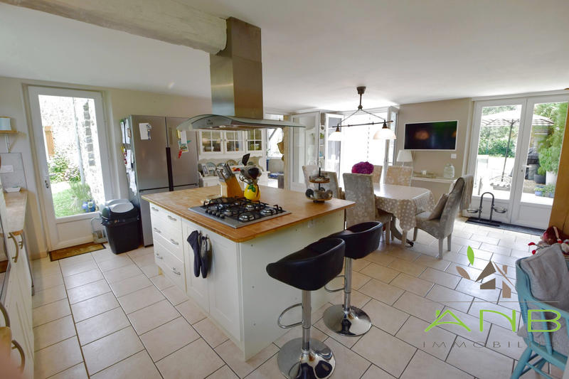 Maison - 157 m² - 8 pièces