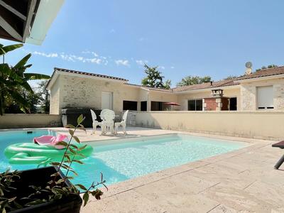 Maison traditionnelle - 210 m² - 8 pièces