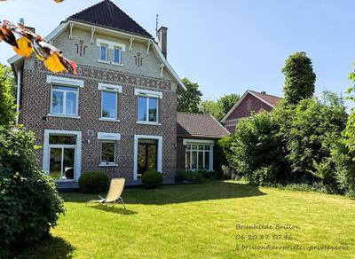 Maison - 215 m² - 9 pièces