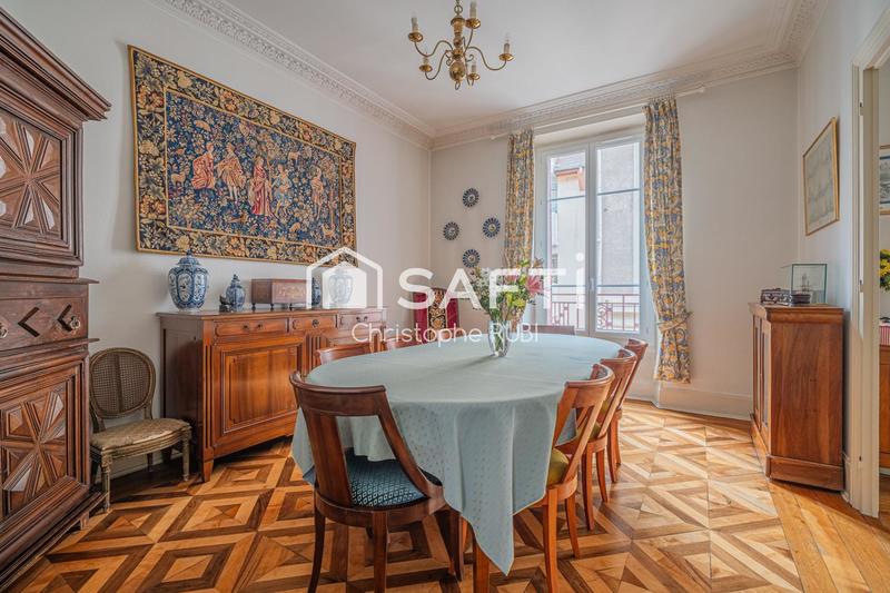 Appartement - 125 m² - 5 pièces