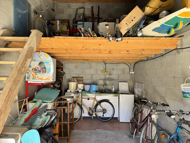 Parking / Garage - 18 m²