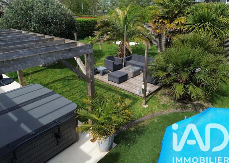 Maison - 180 m² - 8 pièces