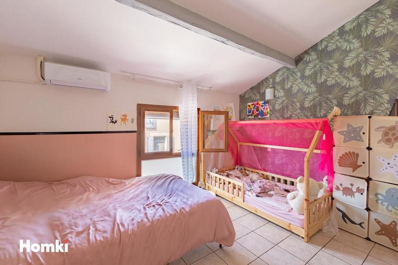 Maison - 250 m² - 8 pièces