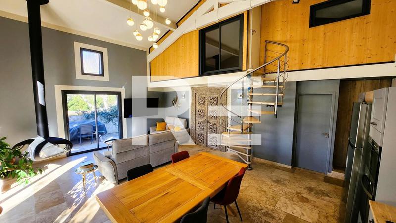 Propriété - 393 m² - 15 pièces