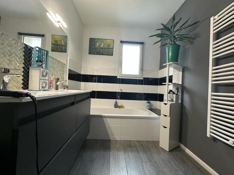 Maison - 91 m² - 5 pièces