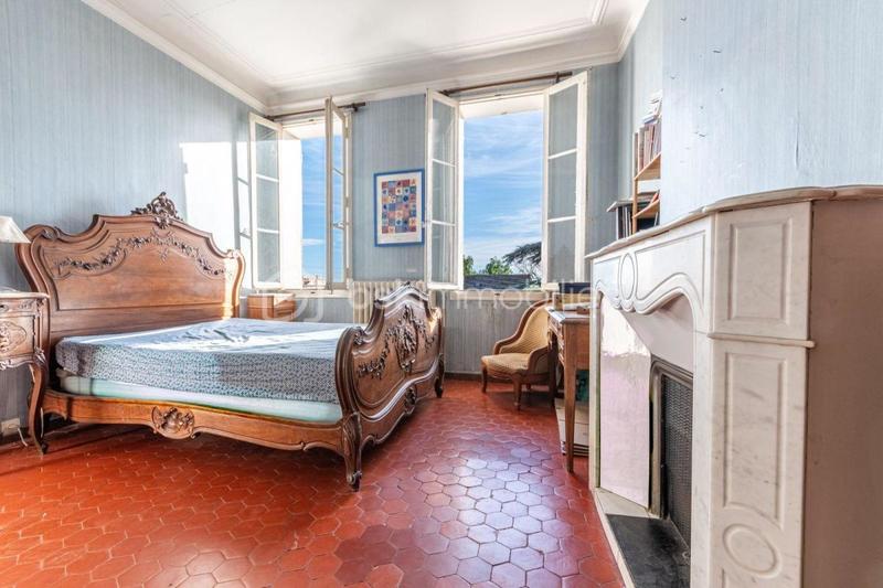 Maison - 212 m² - 10 pièces