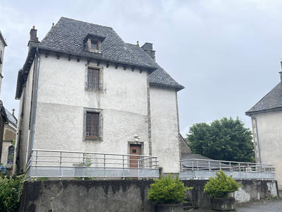 Maison de village - 271 m² - 5 pièces