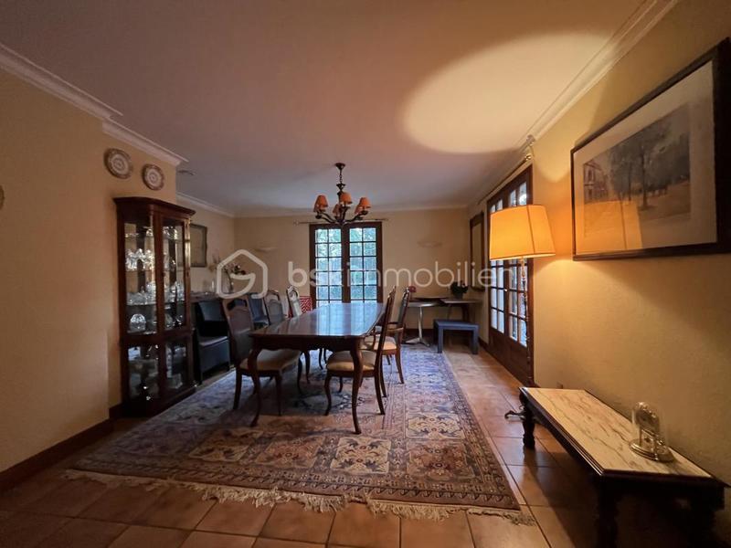 Demeure - 192 m² - 9 pièces