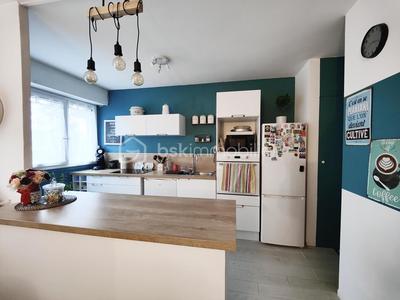 Appartement - 84 m² - 4 pièces