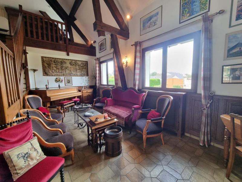 Maison - 221 m² - 8 pièces