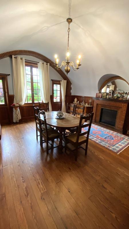 Demeure - 235 m² - 8 pièces