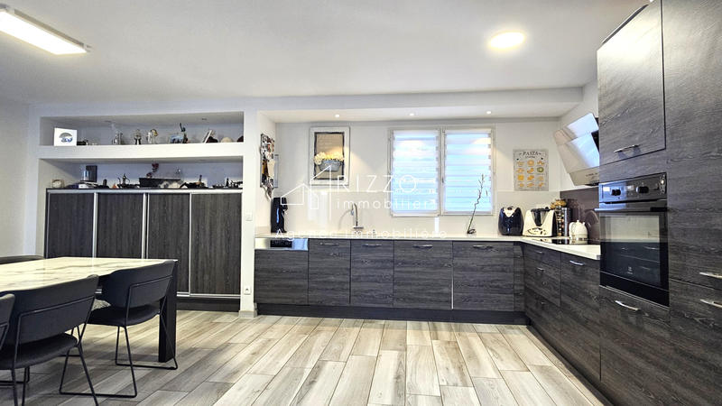 Maison - 127 m² - 5 pièces