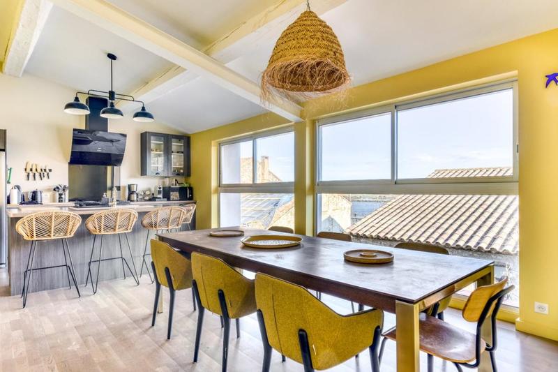 Maison - 201 m² - 7 pièces