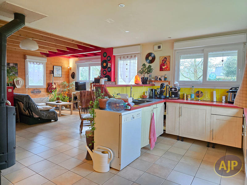 Maison - 108 m² - 6 pièces