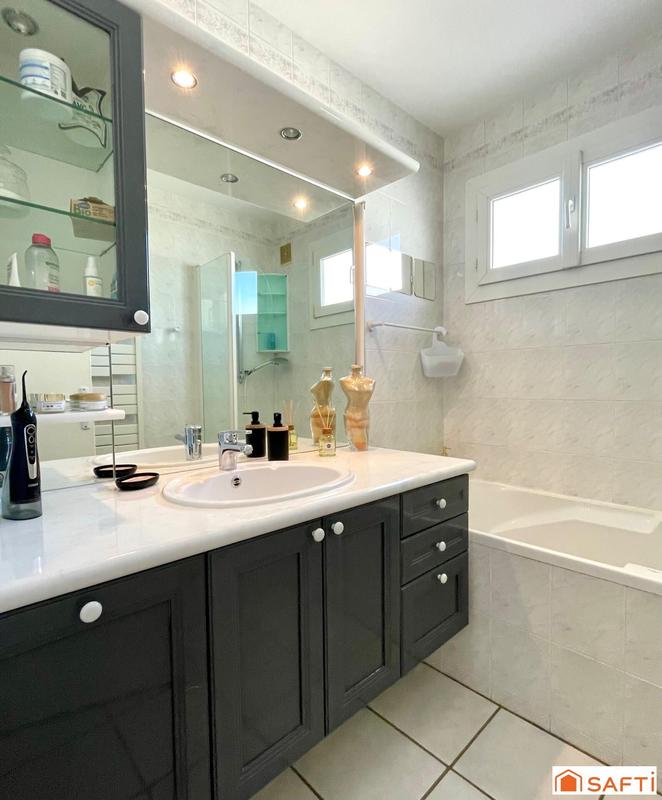 Appartement - 101 m² - 6 pièces