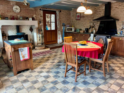 Maison - 360 m² - 13 pièces