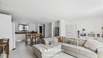 Maison - 97 m² - 4 pièces