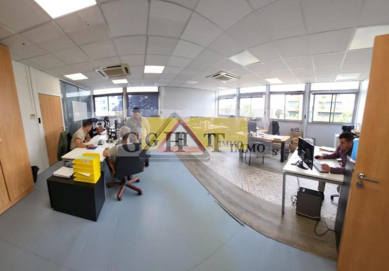 Bureau - 800 m²