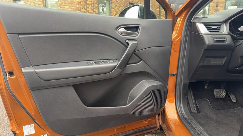 Renault Captur 1.3 TCe 140 Edc Business