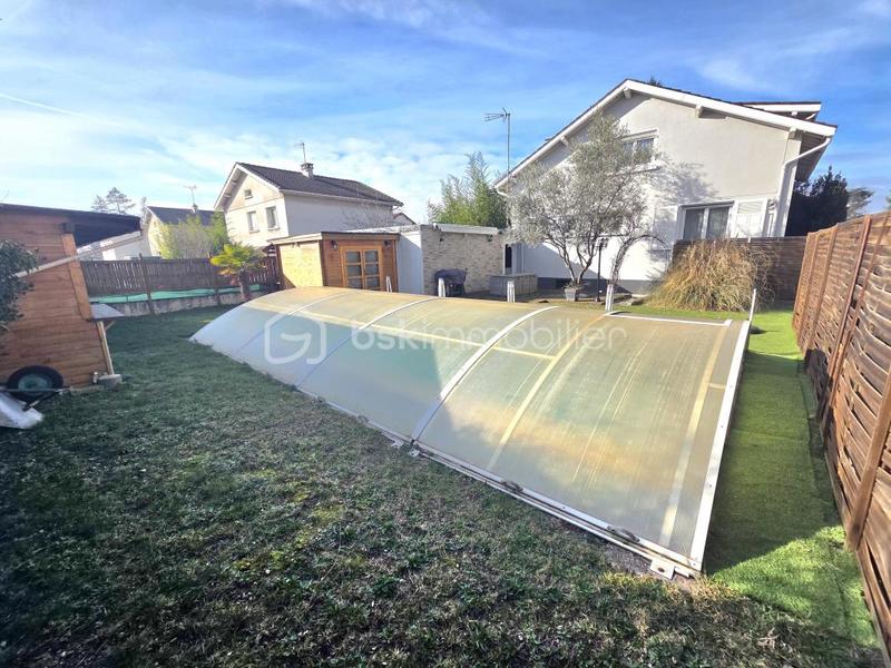 Maison traditionnelle - 210 m² - 6 pièces