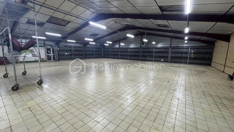 Local commercial - 400 m² - 3 pièces