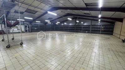 Local commercial - 400 m² - 3 pièces