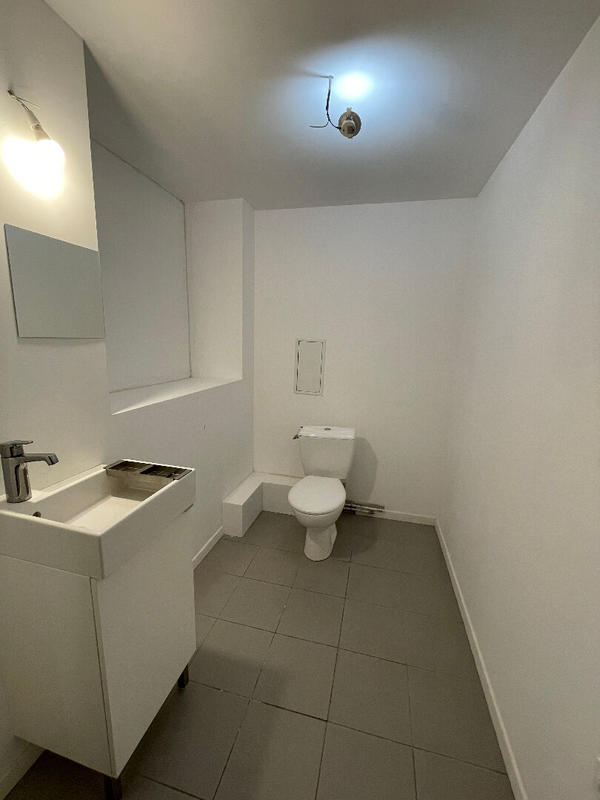 Local d'activité / Entrepôt - 175 m²