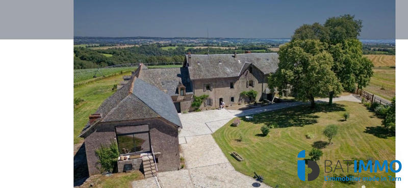 Maison - 820 m² - 18 pièces