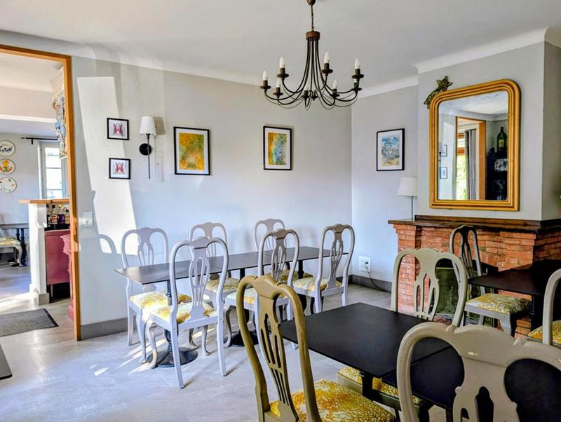 Maison - 238 m² - 8 pièces