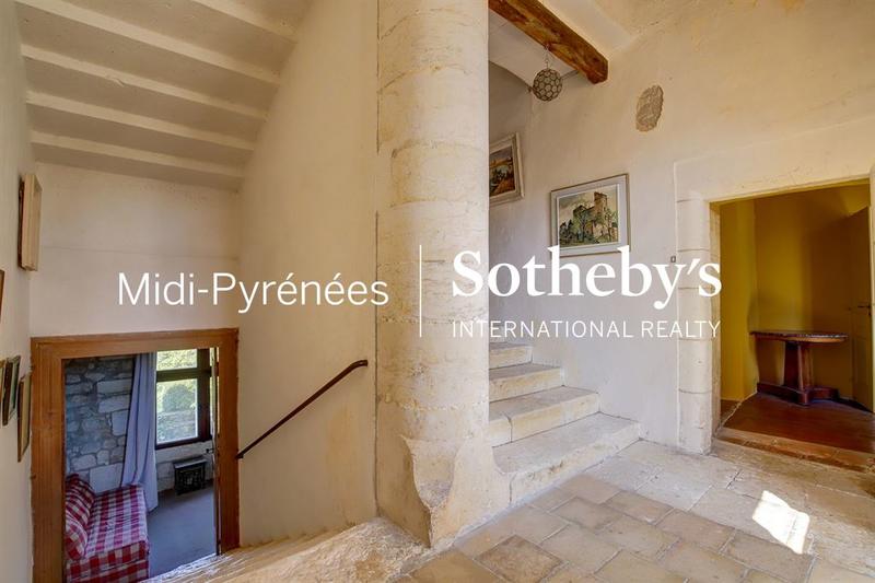 Château - 470 m² - 12 pièces