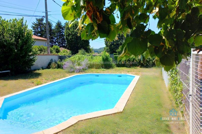 Maison traditionnelle - 222 m² - 7 pièces