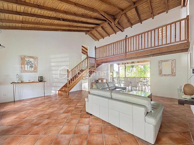 Propriété - 211 m² - 9 pièces