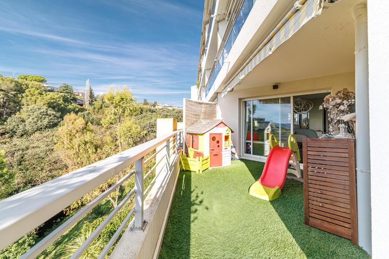 Appartement - 96 m² - 4 pièces