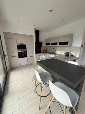 Maison - 252 m² - 11 pièces