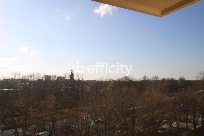 Appartement - 93 m² - 5 pièces